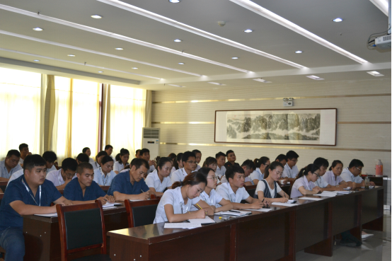 深入推进“两学一做”    积极学习党章党规