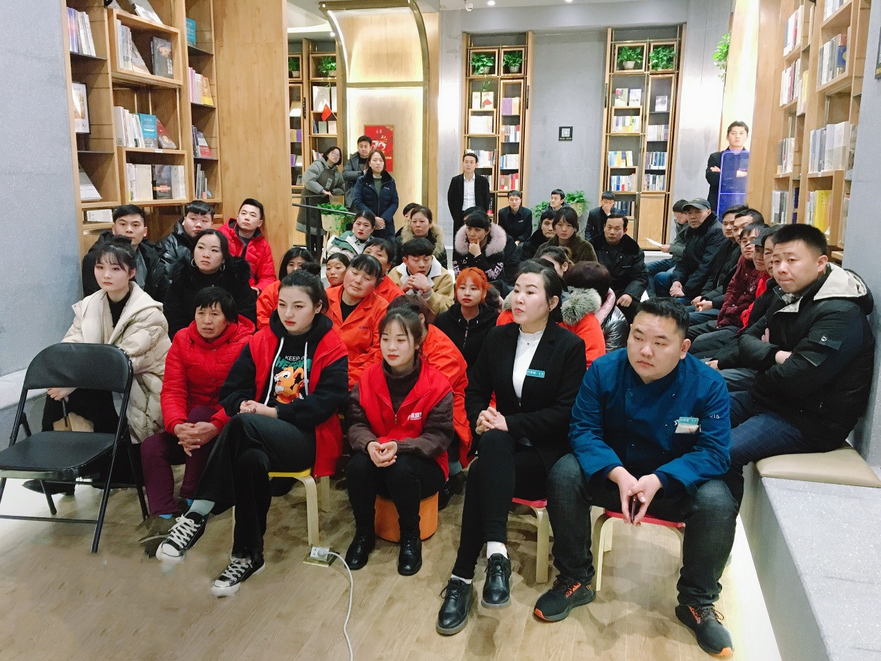 鼎诚商管开展缤纷城项目消防安全知识培训和应急灭火演练活动
